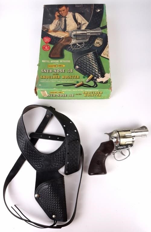 Lot 158205: MATTEL OFFICIAL DETECTIVE KIT SNUB NOSE W/ HOLSTER