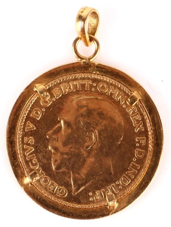 Lot 158234: 1913 GOLD HALF SOVEREIGN PENDANT, UNGRADED