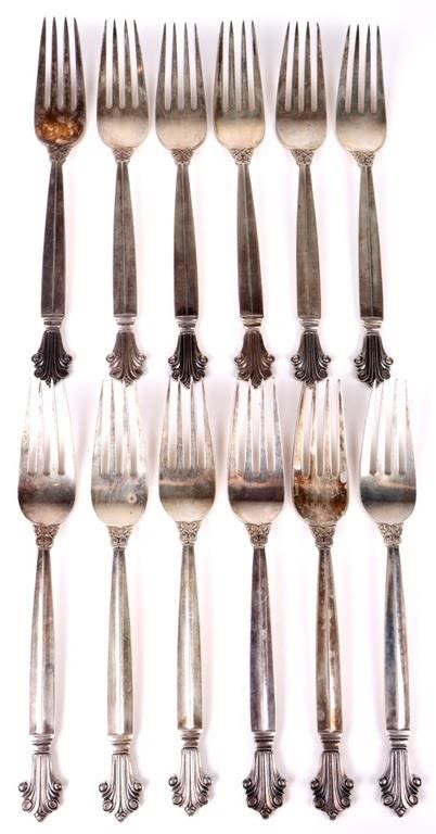 Lot 158267: GEORG JENSEN ANTIQUE STERLING SILVER FORKS (12)