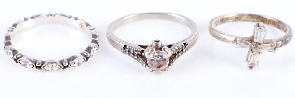 Lot 158125: STERLING SILVER CLEAR CRYSTAL RING SET - (3)