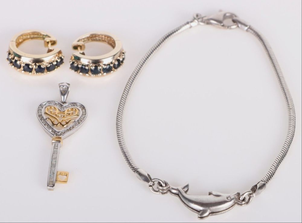 Lot 160150: STERLING SILVER DIAMOND TOPAZ LADIES JEWELRY