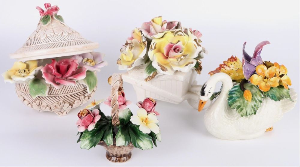 Lot 160266: ITALIAN CAPODIMONTE PORCELAIN BASKET SCULPTURES