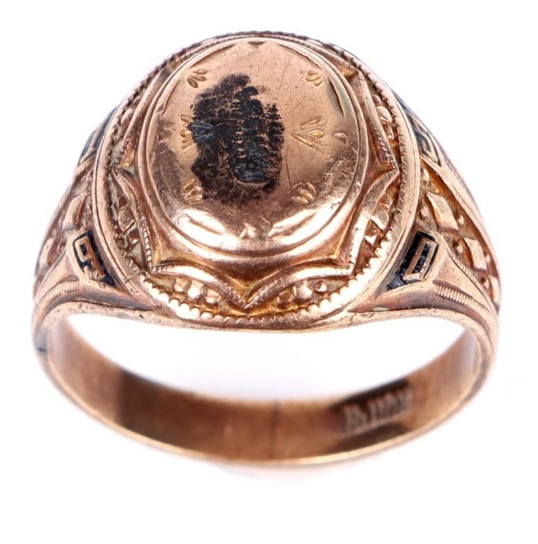 Lot 161074B: 10K YELLOW GOLD UNISEX COMMEMORATIVE RING