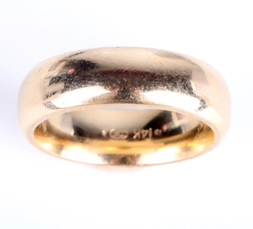 Lot 161074E: 14K YELLOW GOLD MEN'S WEDDING RING