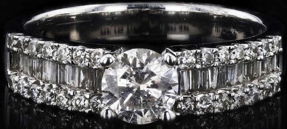 Lot 165143: 0.53CT CENTER DIAMOND 14K WHITE GOLD RING -1.05CTW