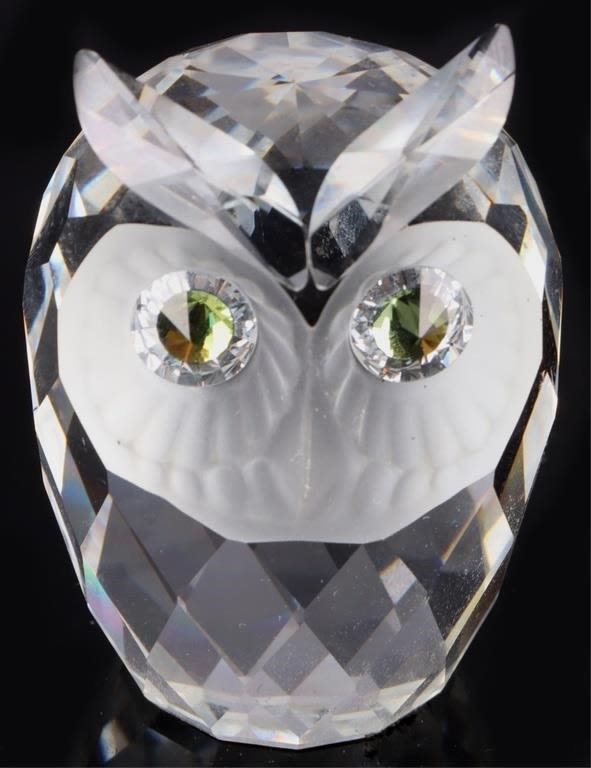 Lot 165269: SWAROVSKI CRYSTAL OWL #10022 & BOX