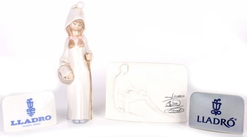 Lot 165284: LLADRO COLLECTIBLE DESK PLAQUES & FIGURE