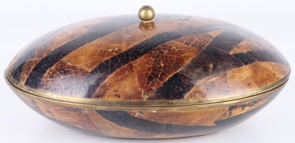 Lot 165302: MAITLAND SMITH VINTAGE CRACKLED HORN OVAL BOX