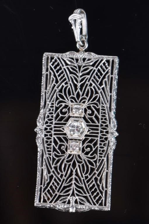 Lot 166174: EDWARDIAN 14K WHITE GOLD ANTIQUE SAPPHIRE PENDANT