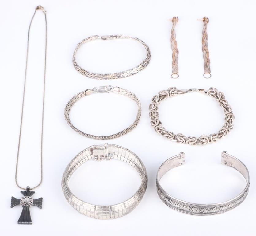Lot 166203: STERLING SILVER LADIES COLLECTIBLE JEWELRY