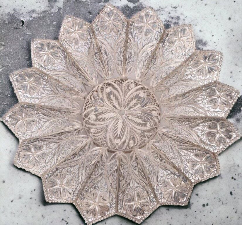 Lot 166217: ANTIQUE SILVER ORNATE FILIGREE PLATE