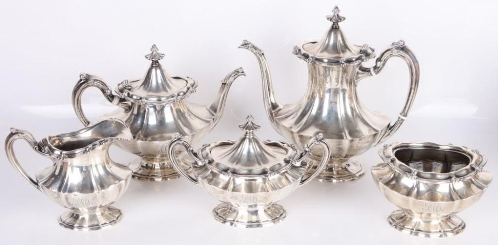 Lot 166218: REED & BARTON VINTAGE STERLING 5 PIECE TEA SET