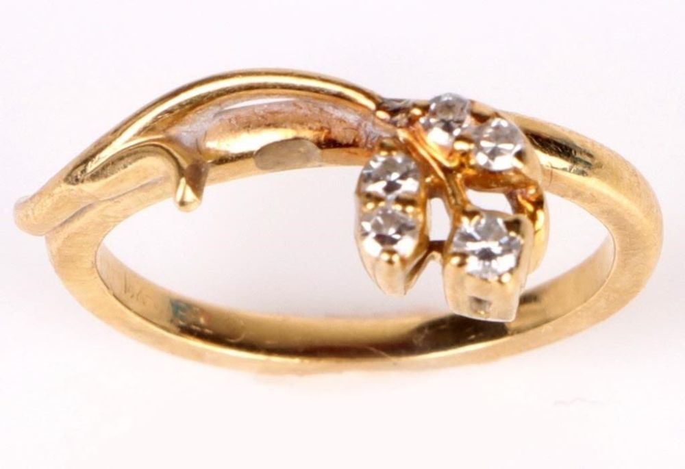 Lot 168170: 0.15CTW DIAMOND 18K YELLOW GOLD FLOWER LADIES RING