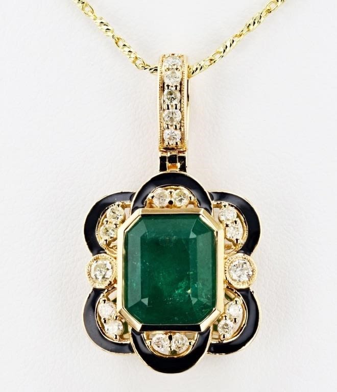 Lot 168174: 9.12CT EMERALD DIAMOND 18K GOLD PENDANT (GIA)