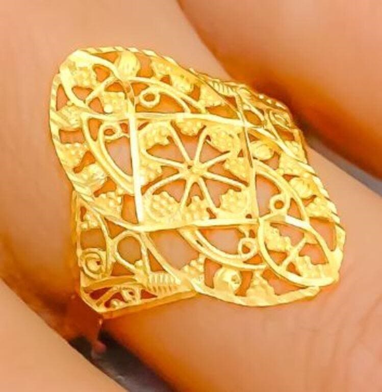 Lot 168175: 21K GOLD DECORATIVE CLOVER FILIGREE RING