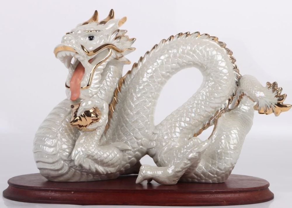 Lot 171240: JAPANESE WHITE PORCELAIN YOSHIMI DRAGON W/ STAND
