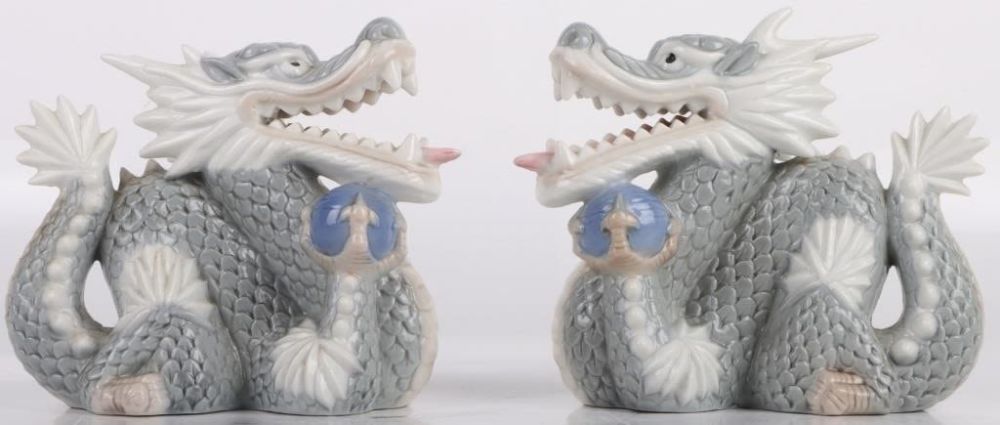 Lot 171243: JAPANESE GREY PORCELAIN YOSHIMI DRAGON PAIR