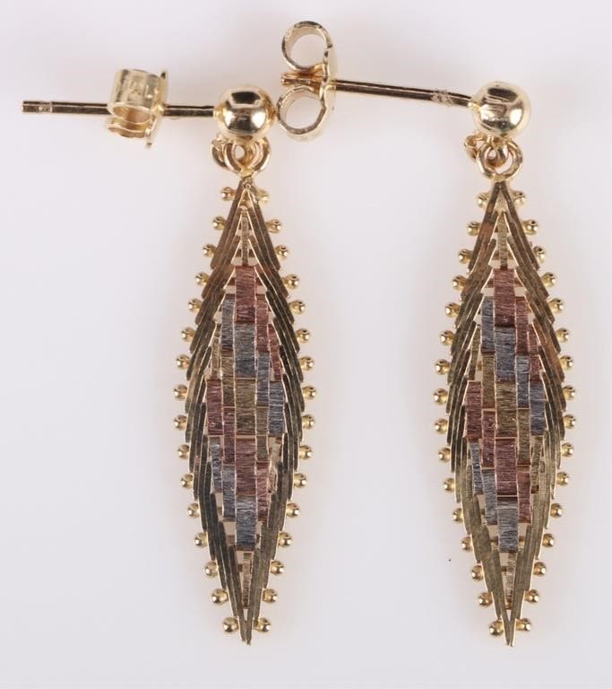 Lot 172131: 14K TRI-GOLD LEAF LADIES EARRINGS