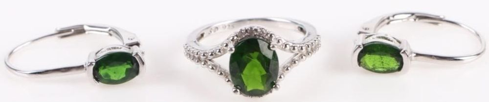 Lot 172138: GREEN SPINEL STERLING SILVER RING & EARRINGS