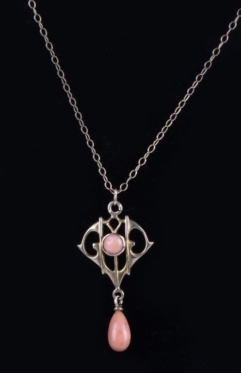 Lot 172141: 10K YELLOW GOLD ANTIQUE CORAL LADIES NECKLACE