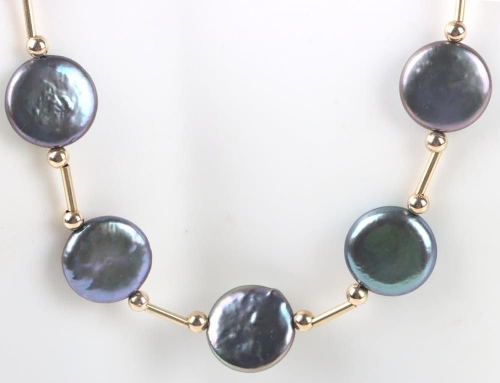 Lot 172149: 14K YELLOW GOLD MOTHER OF PEARL LADIES NECKLACE