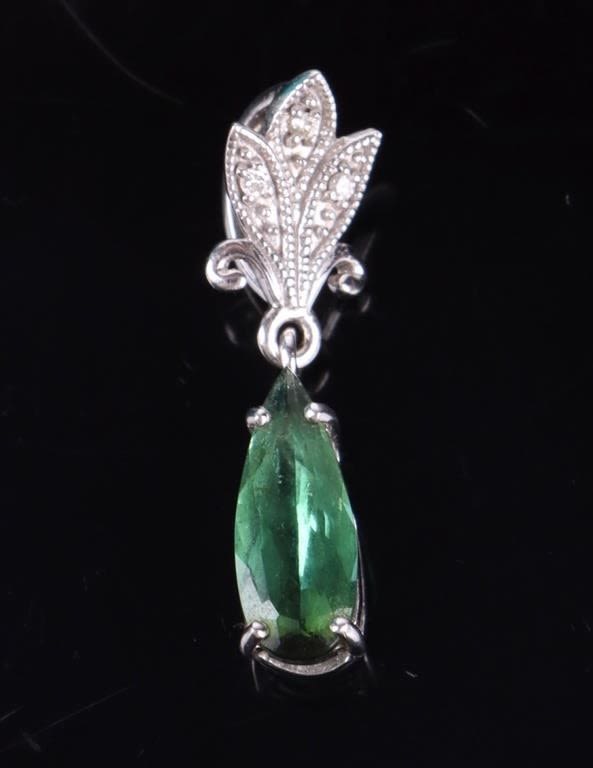 Lot 172163: 18K WHITE GOLD GREEN TOURMALINE DIAMOND PENDANT