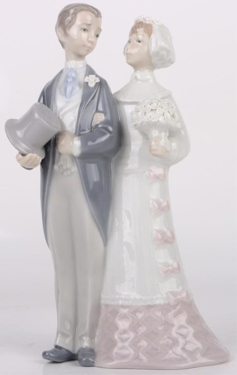 Lot 172176: LLADRO #4808 "BRIDE & GROOM" PORCELAIN FIGURE