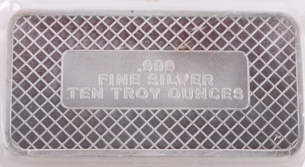Lot 172277: 10 OZT FINE SILVER AMERICAN FLAG BAR