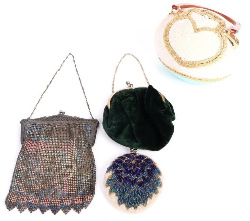 Lot 172283: ANTIQUE LADIES COIN PURSES - LOT OF 4
