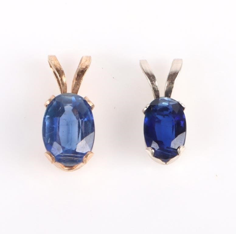 Lot 173212: 14K YELLOW GOLD DARK BLUE TOPAZ LADIES PENDANTS
