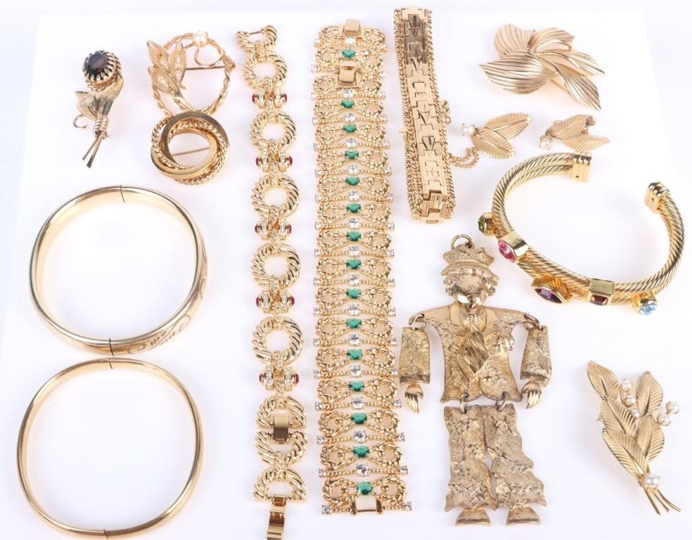 Lot 173221: GOLD FILLED & GOLD TONED LADIES JEWELRY - (12)
