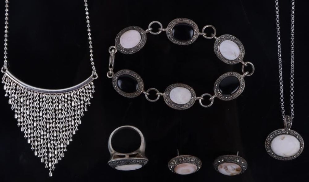 Lot 173230: STERLING SILVER ASSORTED LADIES JEWELRY - (6)