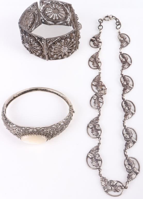 Lot 173238: ANTIQUE FILIGREE STERLING SILVER LADIES JEWELRY