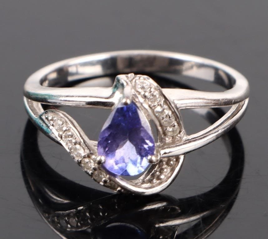 Lot 174179: 18K WHITE GOLD BLUE TANZANITE DIAMOND LADIES RING