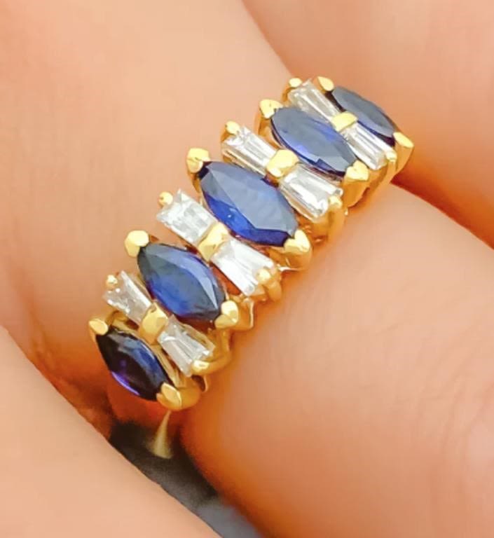 Lot 174185: 18K YELLOW GOLD DIAMOND & SAPPHIRE LADIES RING