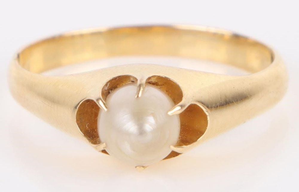 Lot 174197: 18K YELLOW GOLD WHITE PEARL LADIES RING