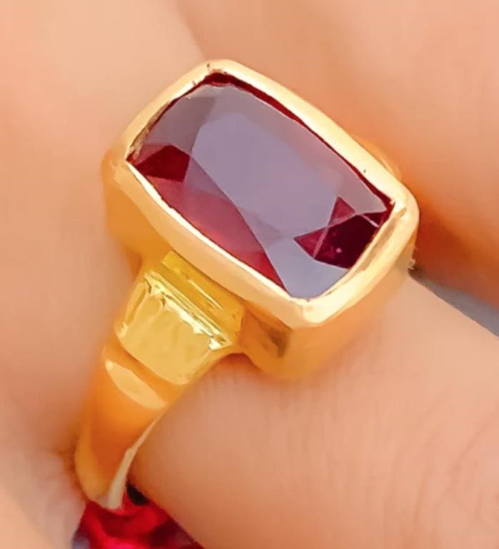 Lot 174203: 8.0CT RUBY 22K YELLOW GOLD UNISEX RING
