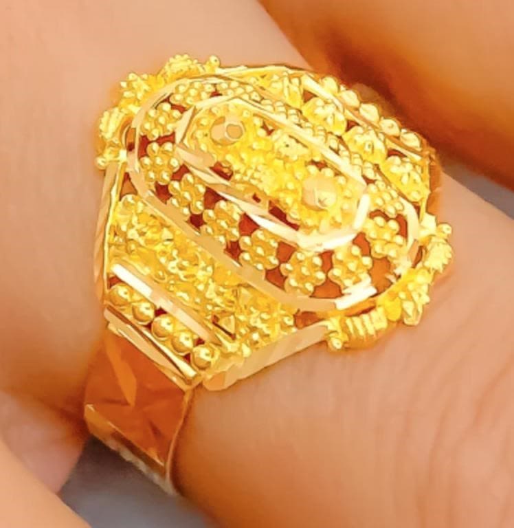 Lot 174207: 22K YELLOW GOLD DECORATIVE BEAD LADIES RING