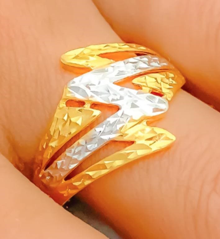 Lot 174208: 22K GOLD BRIGHT LIGHTNING UNISEX RING