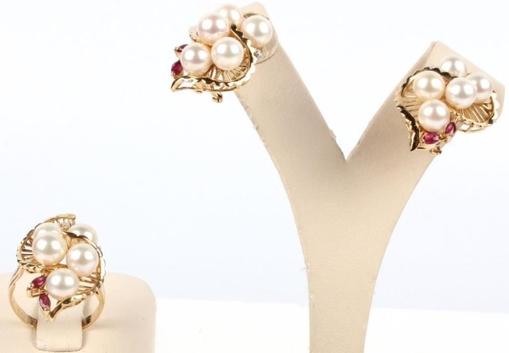 Lot 174228: 14K MIKIMOTO PEARL, DIAMOND & RUBY JEWELRY SET
