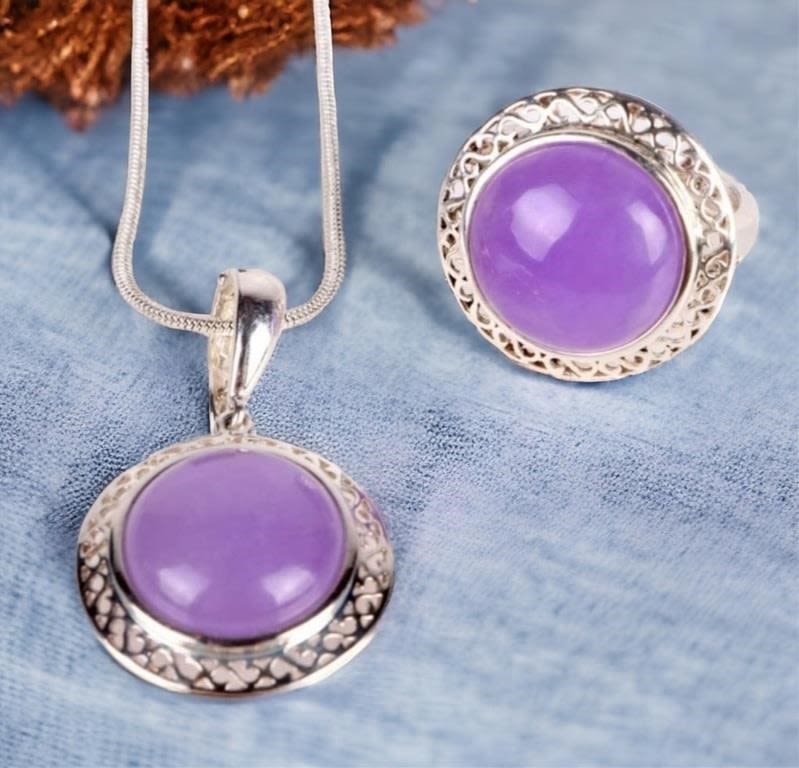 Lot 174231: PURPLE JADE STERLING SILVER RING & NECKLACE