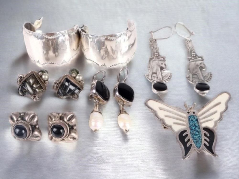 Lot 174239: STERLING SILVER SOUTHWEST STYLE ONYX JEWELRY