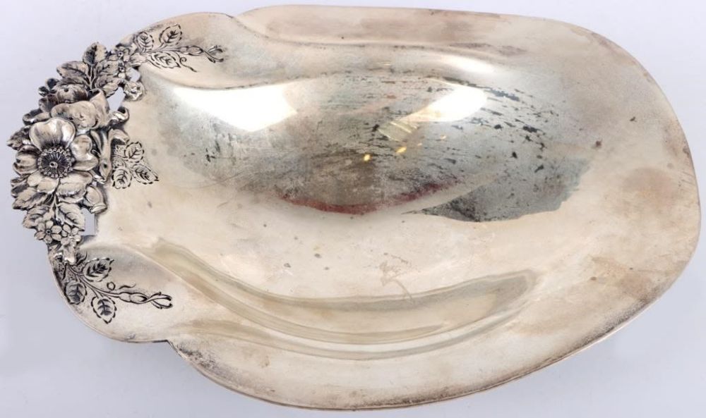 Lot 174250: ANTIQUE ART NOUVEAU STERLING SILVER SIGNED DISH