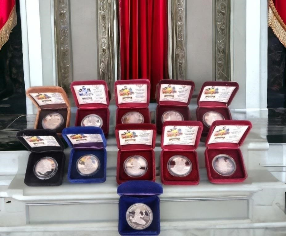 Lot 174376: 1987 RARITIES MINT SNOW WHITE .999 FINE SILVER SET