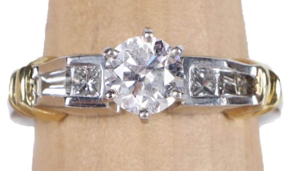Lot 174187b: 18K YELLOW GOLD & PLATINUM DIAMOND UNISEX RING