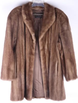 GENUINE MAISON BLANCHE MINK FUR LADIES COAT. Genuine Maison Blanche New York mink fur ladies 