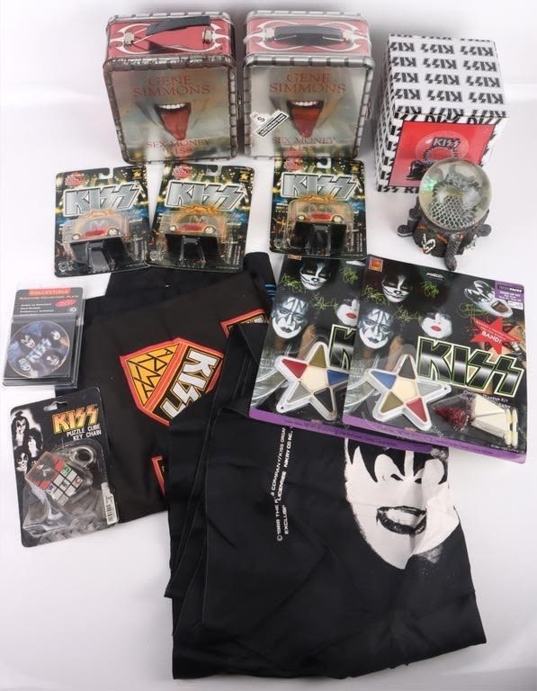 Lot 176391: KISS COLLECTIBLE MEMORABILIA & TOYS - LOT OF 14