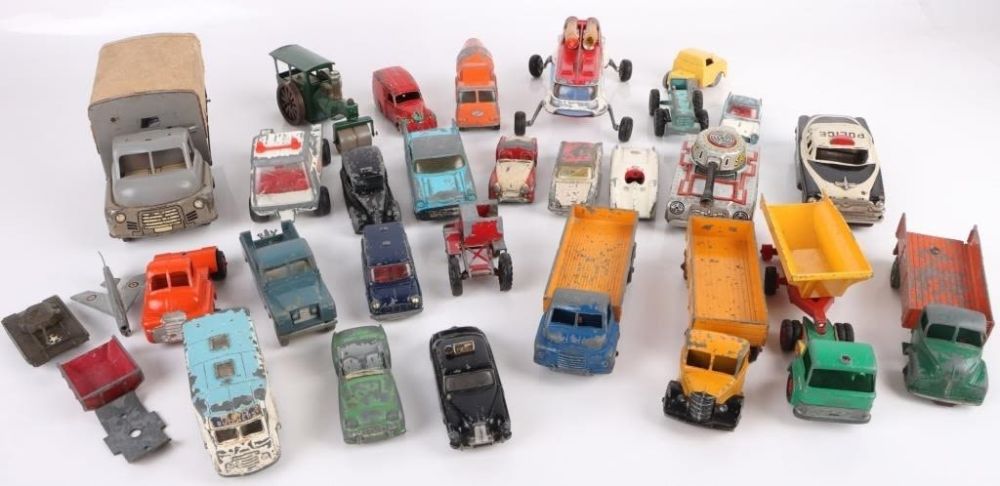 Lot 176393: VINTAGE METAL ENGLISH TOYS - DINKY, CORGI, & MORE