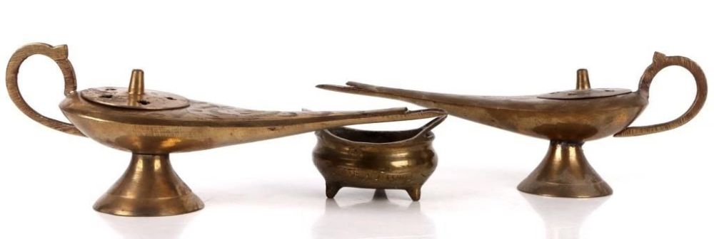 Lot 176409: ANTIQUE CHINESE BRASS INSCENSE LAMPS & CENSER