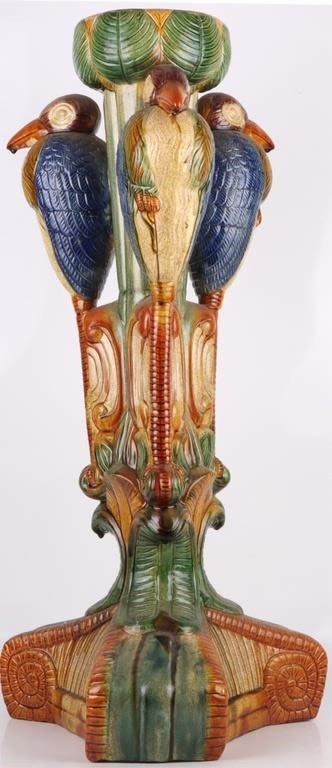 Lot 176410: TALL CHINESE THREE-FOOTED PORCELAIN BIRD BATH BASE